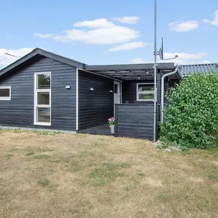Holiday home Eilert - 250m From The Sea In Ne Jutland By Interhome *