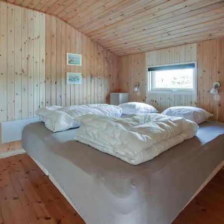 Holiday home Eilert - 250m From The Sea In Ne Jutland By Interhome *